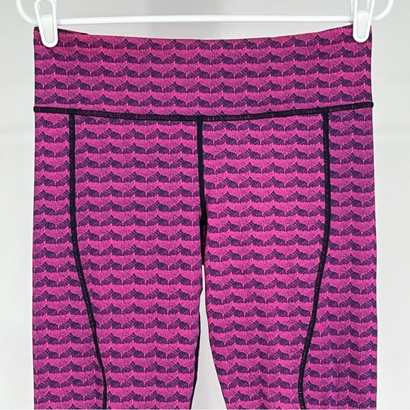VINEYARD VINES ETCHED WHALE TAIL PERFORMANCE LEGGINGS PINK BLUE MEDIUM - Picture 3 of 8
